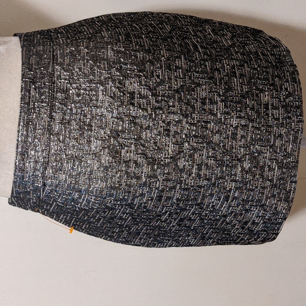 Banana Republic Glam Short Skirt - Fine Silver Cream Tan Pattern - Picture 3 of 5